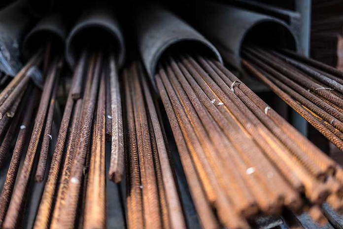 Lager mit Armierungseisen für kleinere Betonarbeiten und Kundenmaurerarbeiten